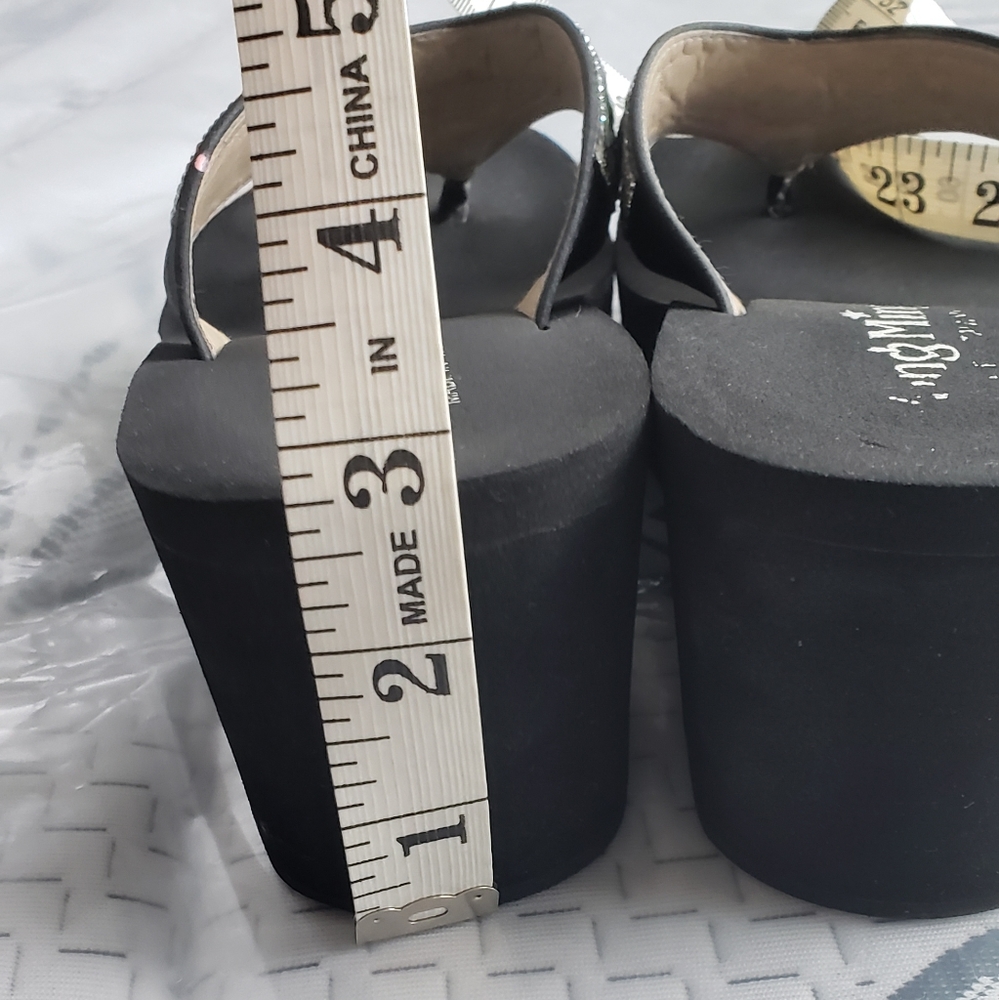 Sandals - Picture 5 of 5